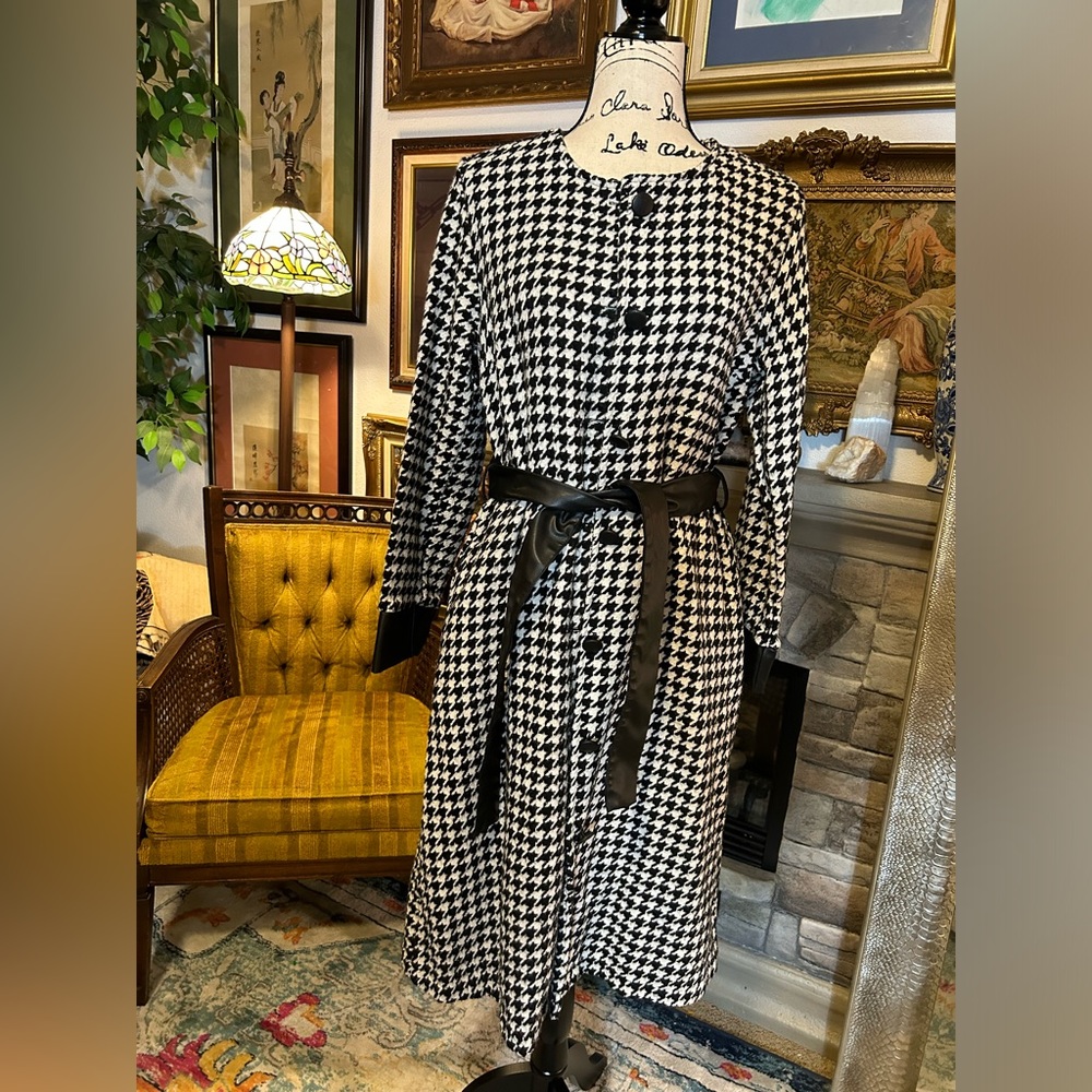 Houndstooth Robe/Coat Tavin Womens 8 Black & white leather